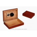 Humidor cedrowy na 12 cygar.