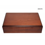 Drewniany humidor na 12 cygar.