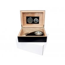 Humidor czarny drewniany z dodatkami - pudełko.