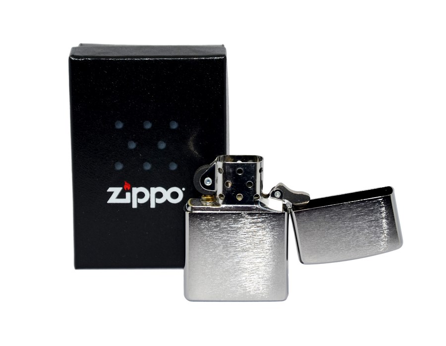 Zapalniczka benzynowa Zippo oryginalna szczotkowana.